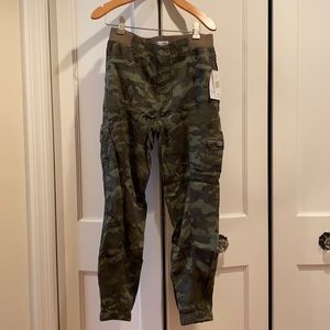 NWT! Love Fire Camo Print Joggers XS